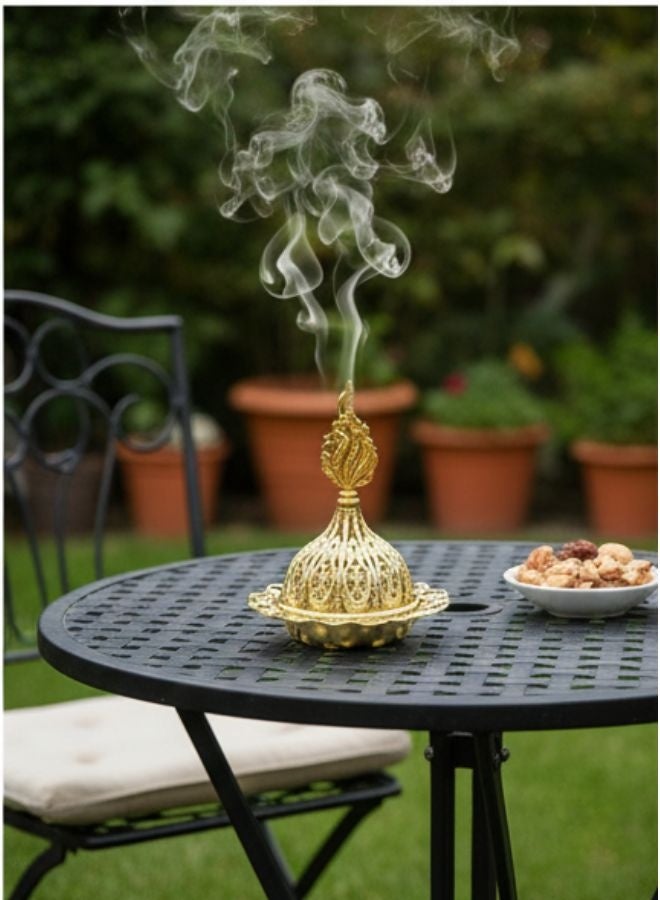 مبخرة بخور ذهبية بتصميم عربي فاخر – مبخرة معدنية مزخرفة من الحديد عالي الجودة مع غطاء قابل للإزالة – لتعطير الجو ونشر الروائح العطرية بالتساوي – قطعة ديكور فاخرة للمنازل والمناسبات – هدية مثالية للأصدقاء والعائلة - Image 3